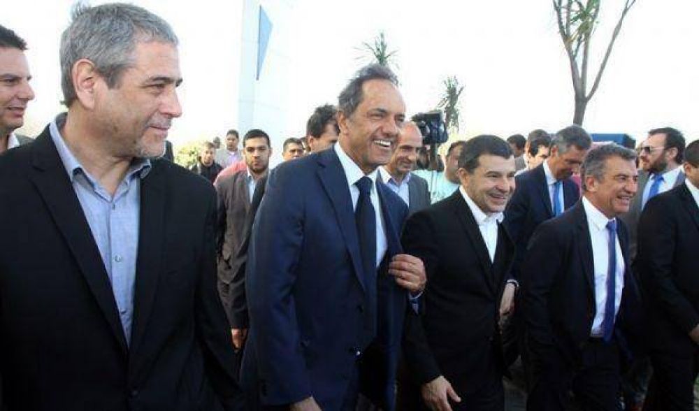Scioli, Galuccio y Ferraresi recorrieron una YPF