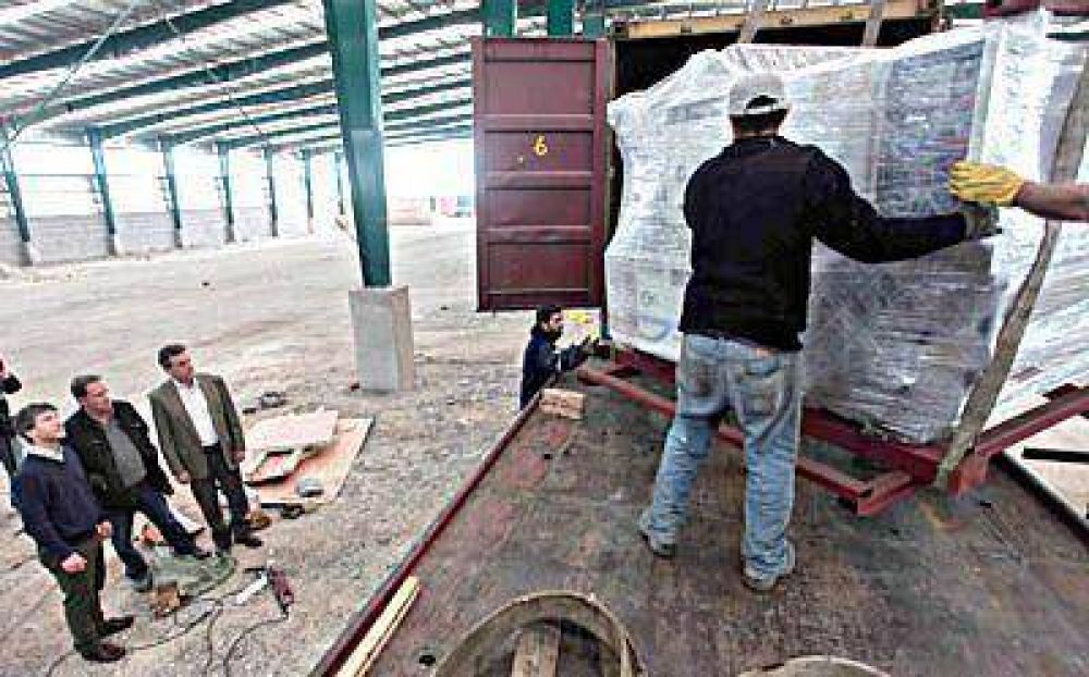 Pulti visit� las obras de la f�brica de cart�n corrugado