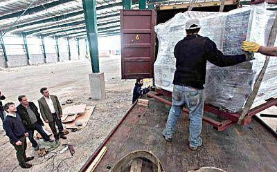 Pulti visit� las obras de la f�brica de cart�n corrugado