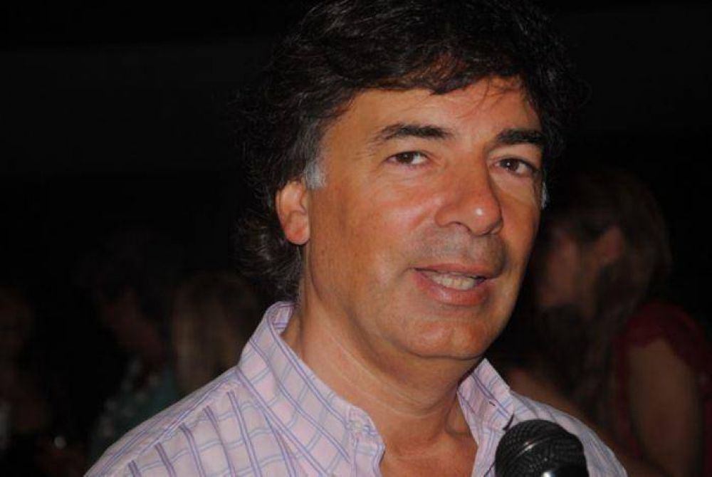 Pablo Fern�ndez sali� con los tapones de punta contra el candidato del PRO