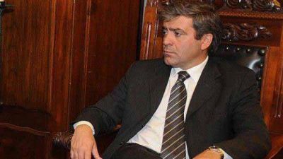 Cano le cort� el tel�fono a Novaresio para evitar una inc�moda pregunta