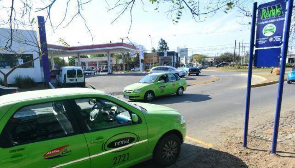 Aparecieron las primeras paradas de remises