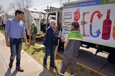 Andreotti present� dos nuevos camiones compactadores