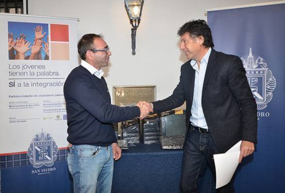 Convenio de reciclado inform�tico entre San Isidro y la Fundaci�n Equidad