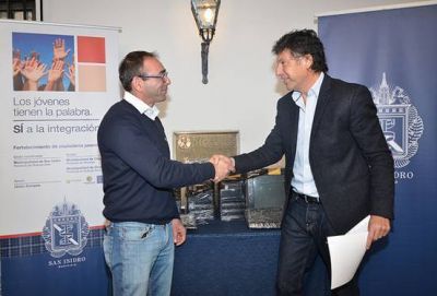 Convenio de reciclado inform�tico entre San Isidro y la Fundaci�n Equidad