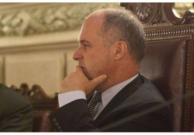 Henn cuestion� la foto de la UCR de Santa Fe con Mauricio Macri