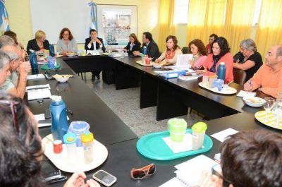 25 de Mayo: Utelpa pide reincorporaci�n y la reparaci�n para docentes apartados