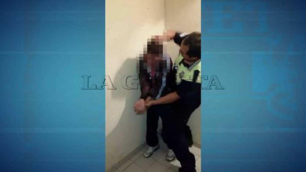 Brutal golpiza a un detenido en Tucum�n