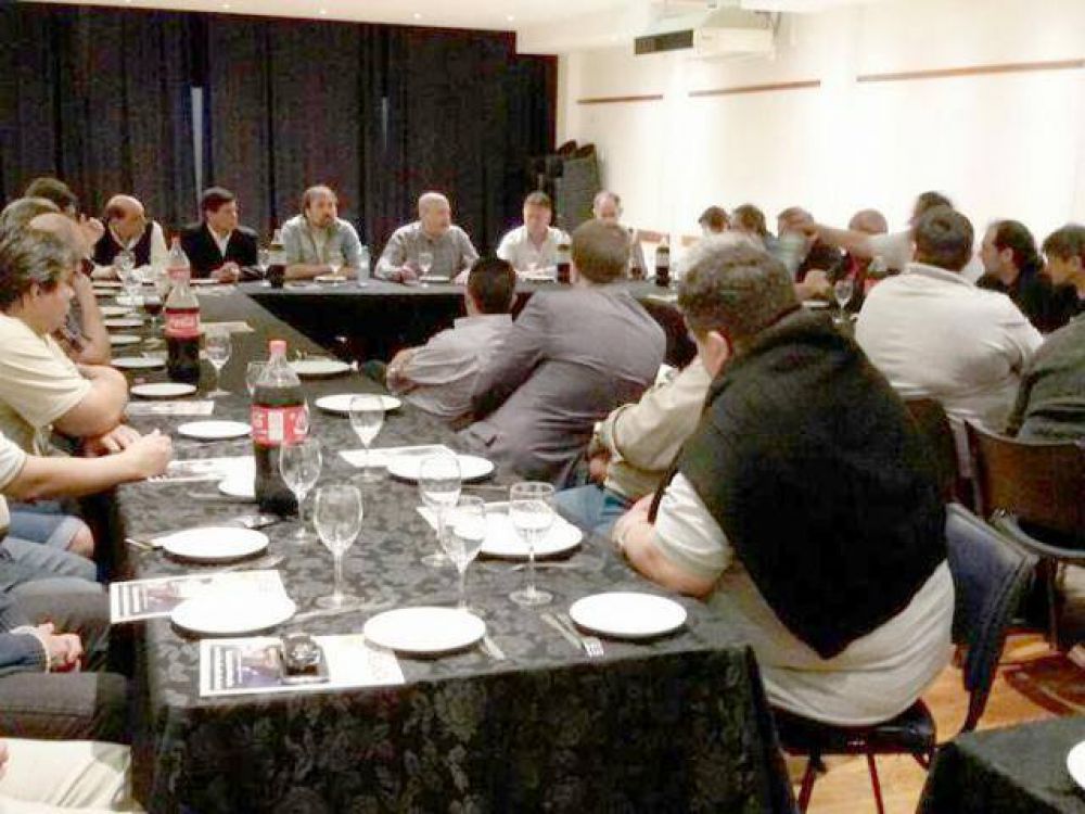 Apoyo gremial a candidatos del FpV