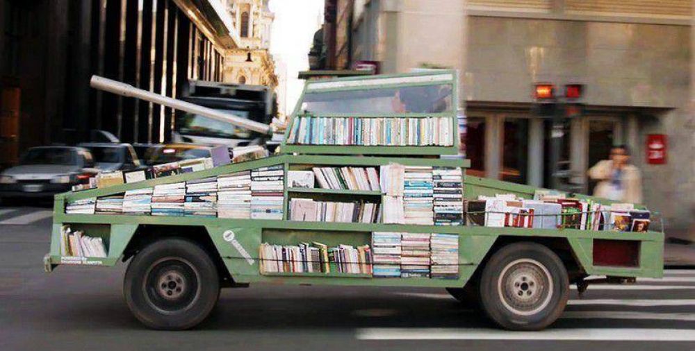 Llega a Mar del Plata una escultura rodante que transporta libros