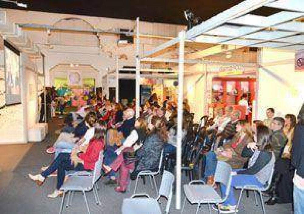 Programa de actividades para este jueves en la Feria del Libro 2015