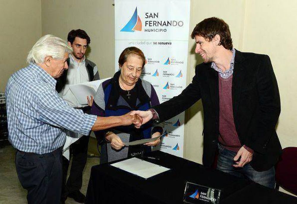 El Municipio de San Fernando firm� escrituras de casas de 35 familias