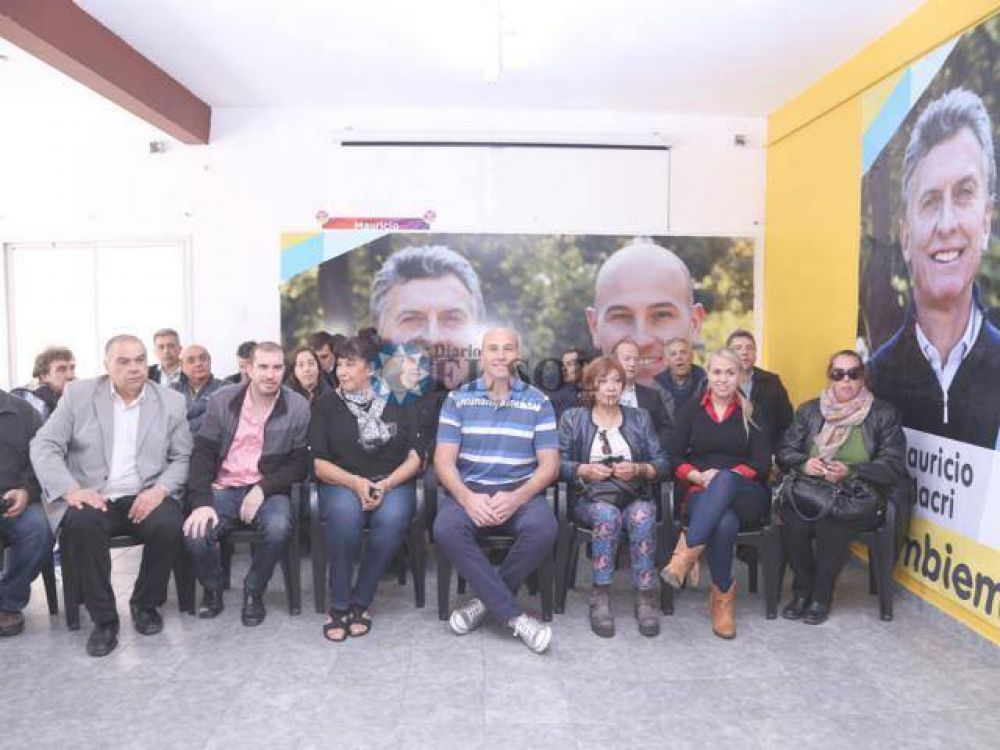 Martiniano present� a su equipo de campa�a