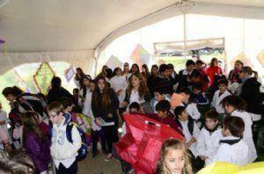 Cientos de chivilcoyanos recorren la Feria del Libro 2015 en Chivilcoy