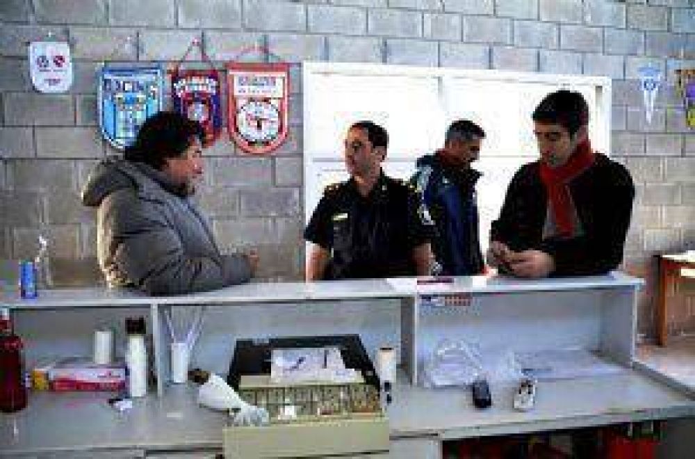 Robaron en el nuevo campo de deportes del club Atl�tico Independiente