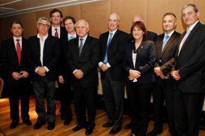 Lifschitz expuso su visi�n