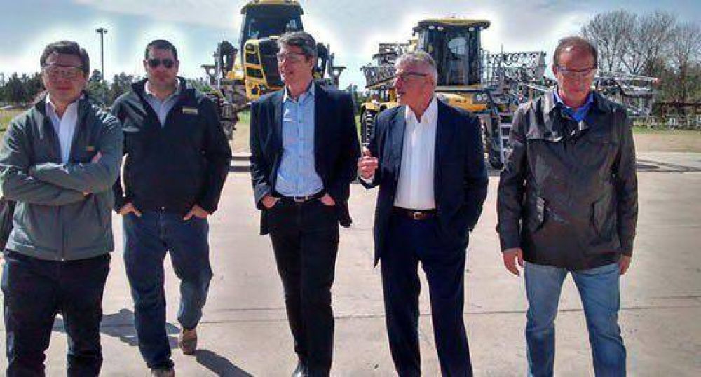 �La maquinaria agr�cola produce a la mitad por el temor del campo