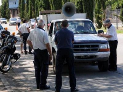 Secuestraron 170 veh�culos y detuvieron a 20 personas en un operativo de control en la costanera