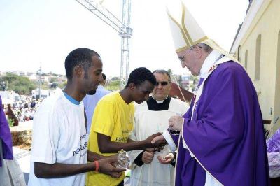 El ambulatorio m�vil del Papa a disposici�n de los pr�fugos