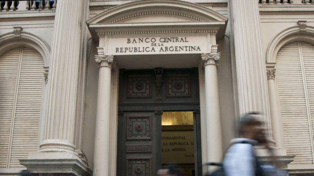 El Banco Central impone un nuevo cepo cambiario a los bancos