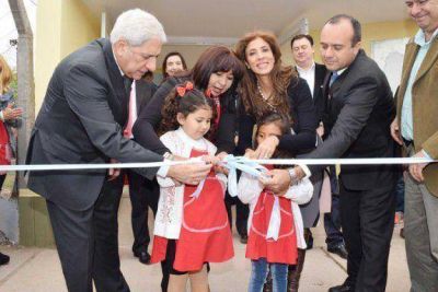 La Gobernadora de la provincia inaugur� un jard�n de infantes