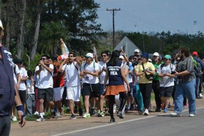 M�s de 200 mil j�venes se preparan para caminar hacia Itat�