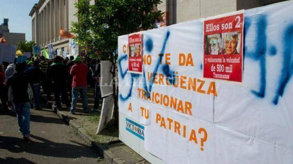 Atacan a los jueces que anularon las elecciones