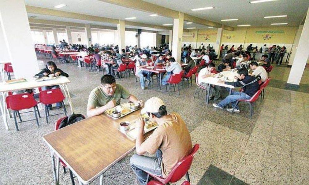 En el comedor de la UNSa se puede comer por un peso