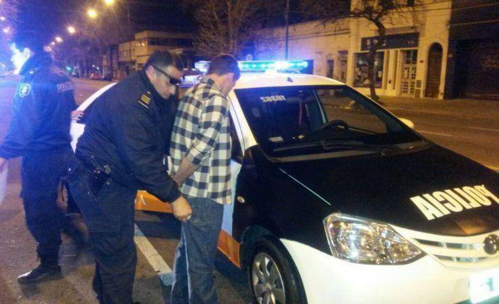 Evadi� un control de alcoholemia y fue detenido tras una persecuci�n