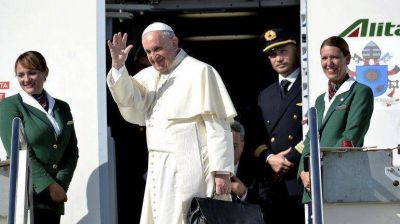 El papa Francisco parti� rumbo a La Habana y ser� recibido por Ra�l Castro
