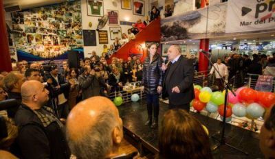 Carlos Arroyo y Mar�a Eugenia Vidal juntos a empresarios, sindicalistas y trabajadores del puerto marplatense 