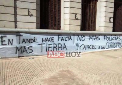 Familias que tomaron terrenos pidieron por �m�s tierras y menos polic�as�