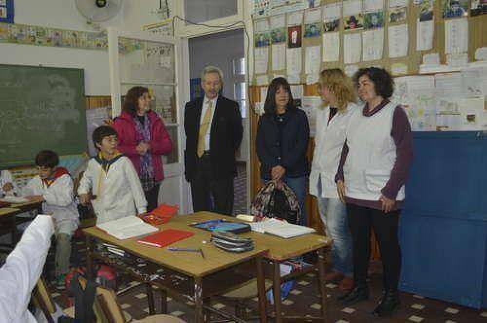 El c�nsul de Italia visit� Balcarce