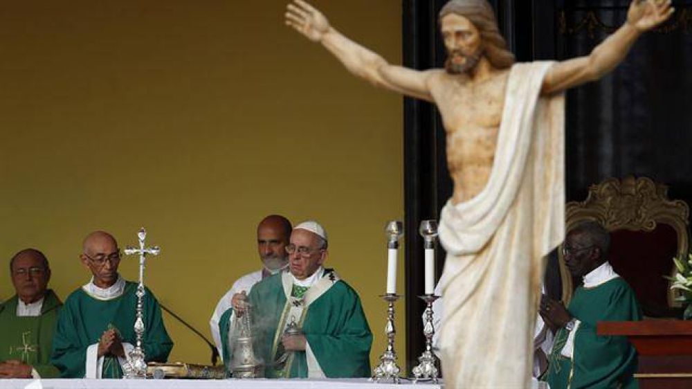 El papa Francisco brinda una multitudinaria misa en Cuba: 