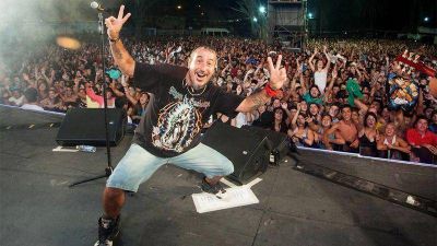 Aguardan miles de personas en el Parque Urquiza por la Fiesta de la Primavera