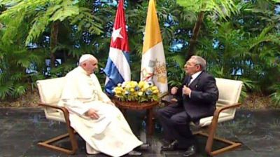 El acuerdo de silencio del papa Francisco y Ra�l Castro