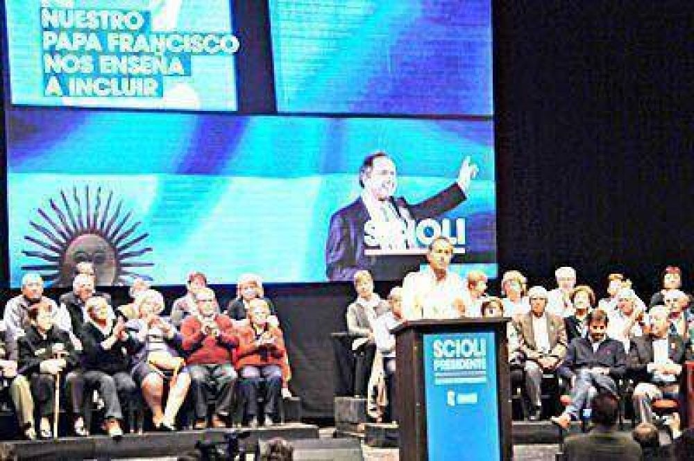 Scioli celebr� con jubilados e inici� oficialmente su campa�a pol�tica
