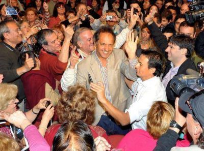 Scioli, sobre los indecisos: �No se puede ser indiferente�