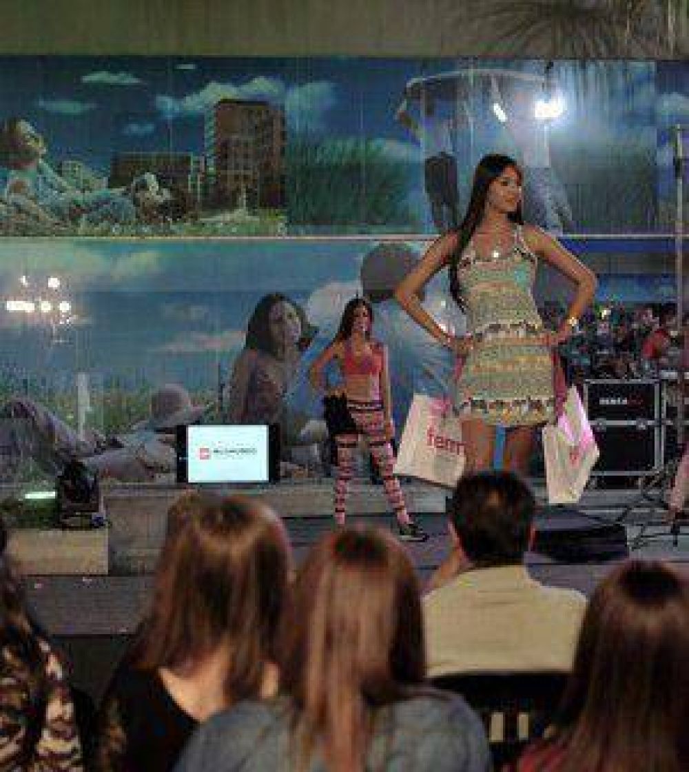 La Peatonal San Mart�n se mostr� sobre la pasarela