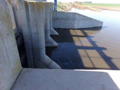 El nivel de la laguna est� estabilizado mientras desciende el Salado y esperan baje el nivel de las Encadenadas