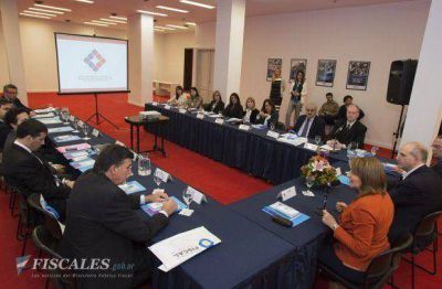 Gils Carb� y Carola juntos en la reuni�n del Foro de Fiscalias y Oficinas Anticorrupci�n