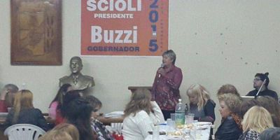 M�s de 100 mujeres participaron de encuentro en  apoyo a las candidaturas de Buzzi y Mac Karthy