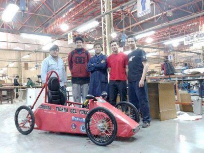 Desaf�o Eco: Alumnos de la EPET armaron su auto el�ctrico y correr�n en Balcarce