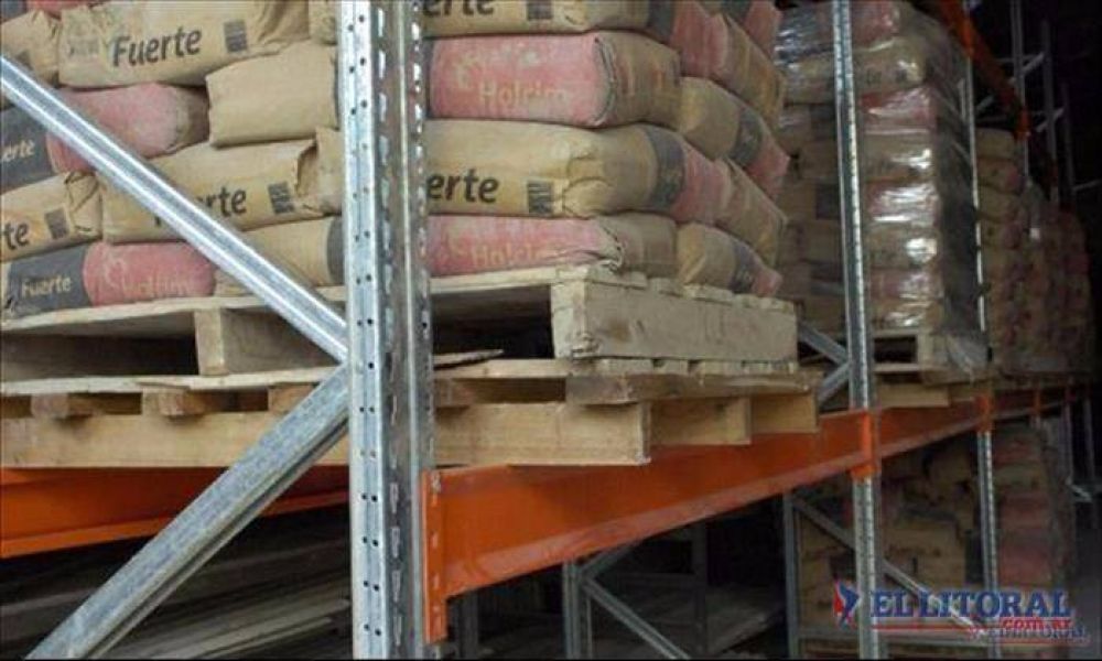 Falta de cemento: obreros siguen trabajando con reestructuraciones