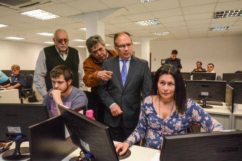 Avanza la ampliaci�n y renovaci�n del centro de monitoreo en Ituzaing�