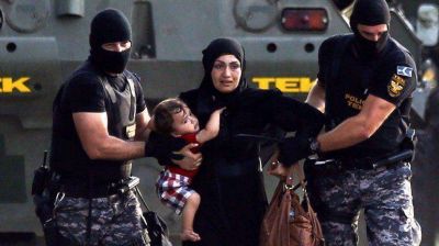 Hungr�a autoriza al Ej�rcito a usar armas no letales para frenar a los refugiados