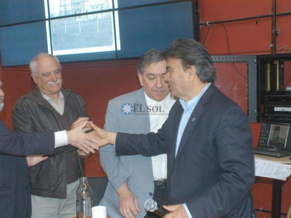 Guti�rrez junto a la Iglesia Evang�lica