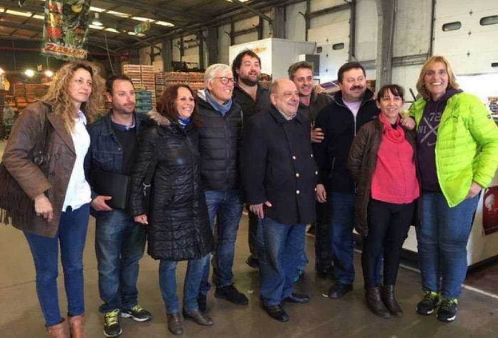 Arroyo recorri� junto a directivos y trabajadores el Mercado Frutihort�cola �Procosud�
