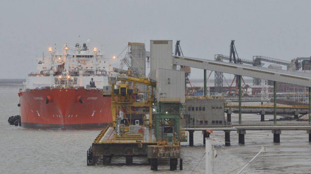 Acusan a YPF de pagar sobreprecios por las importaciones de gas natural en Bah�a