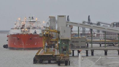 Acusan a YPF de pagar sobreprecios por las importaciones de gas natural en Bah�a